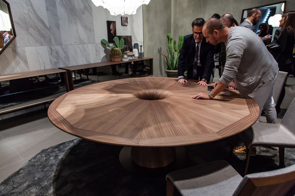 Walnut Furniture - Round table in canaletta walnut Fuji
