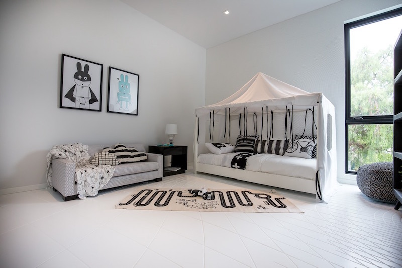 Wave House kid bedroom black and white