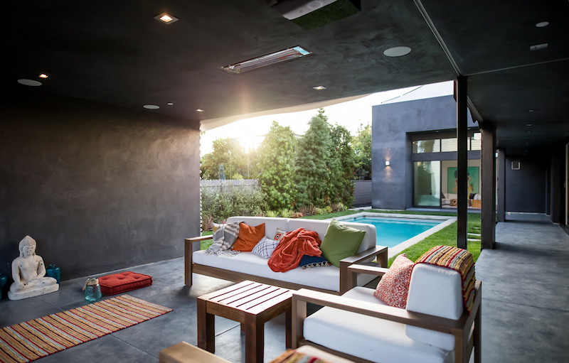 Wave House outdoor living room