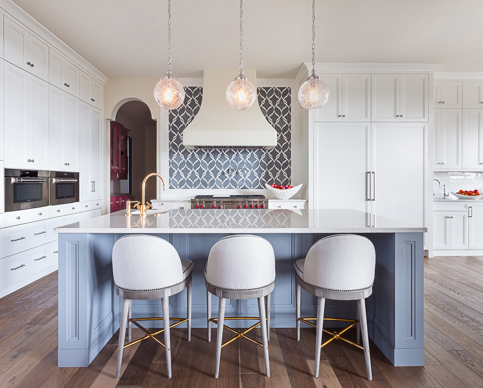 White kitchen cabinets