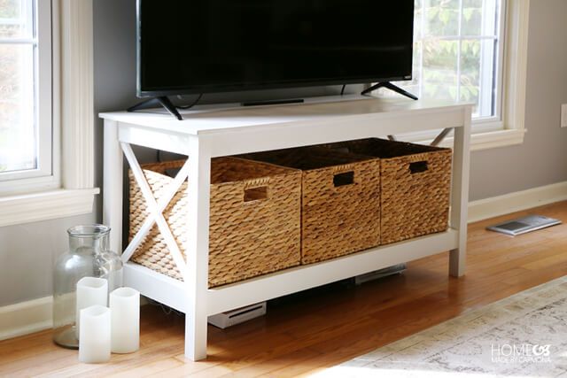 White tradtitional TV Stand