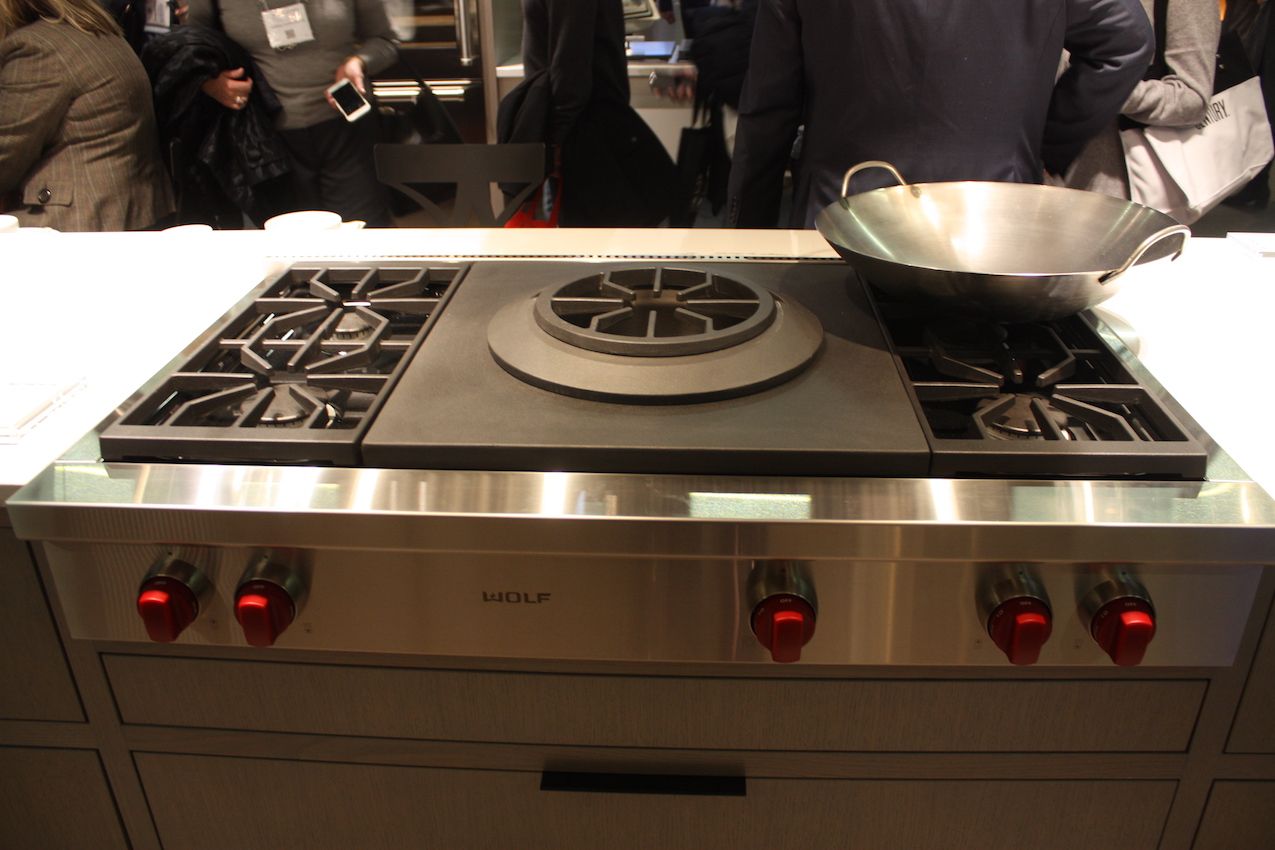 Wolf cooktop wok subZero