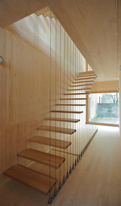 Wood floating stairs