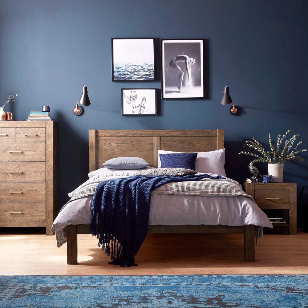 Wood furniture for bedroom and solid color for wall paint