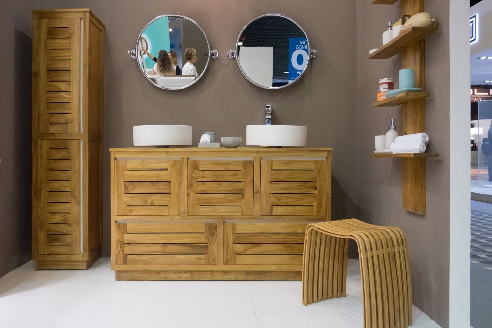 Wood teak bathroom collection at Cersaie 2017 Cipi