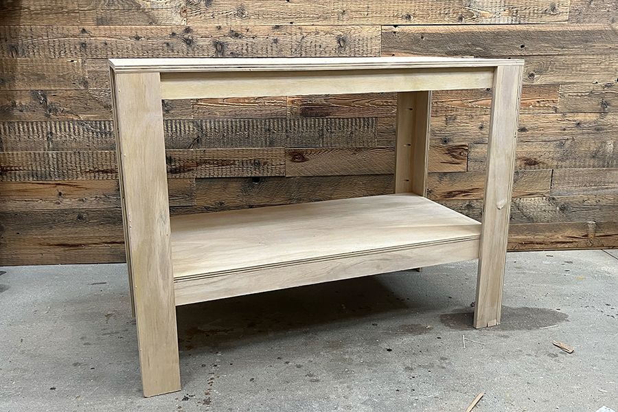 Workbench Made with One Sheet of Plywood