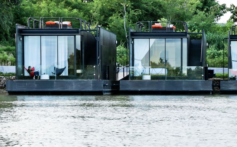 X float houses