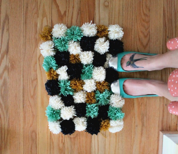 Yarn carpet diy