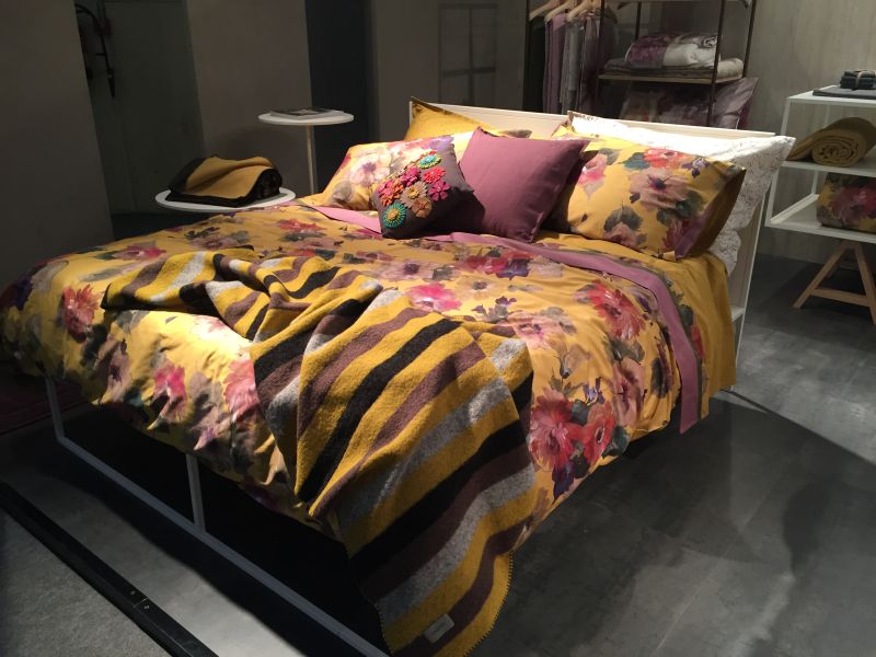 Yellow Bedroom Pattern Accents
