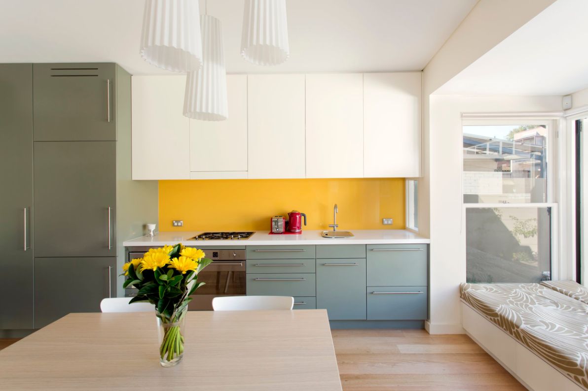 Yellow kitchen backsplash