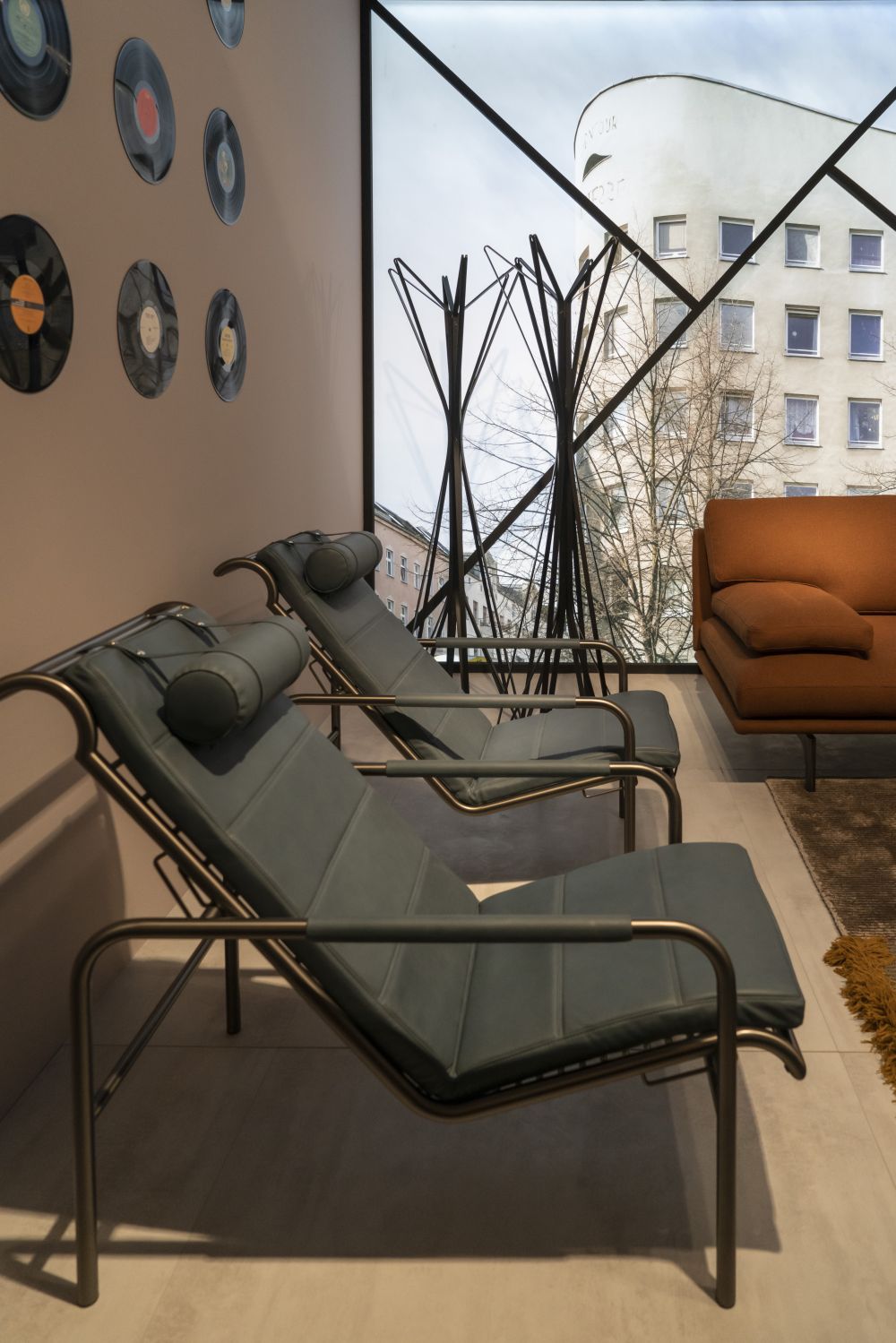 Zanotta urban passion chair frame wire
