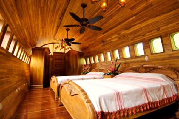 Another airplane hotel3