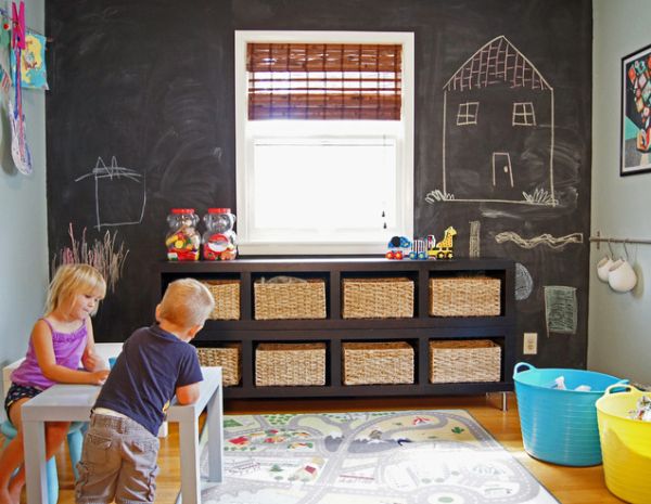 Another playroom with calkboard wall