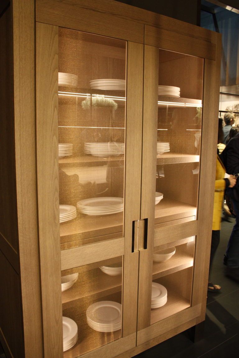 Arclinea glass shelves storage