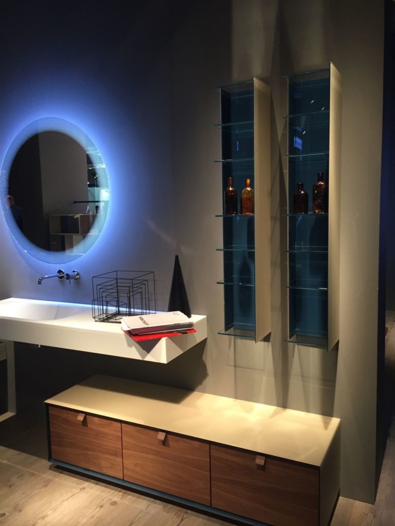 Backlit Mirrors – The Focal Points Of The Modern Bathrooms