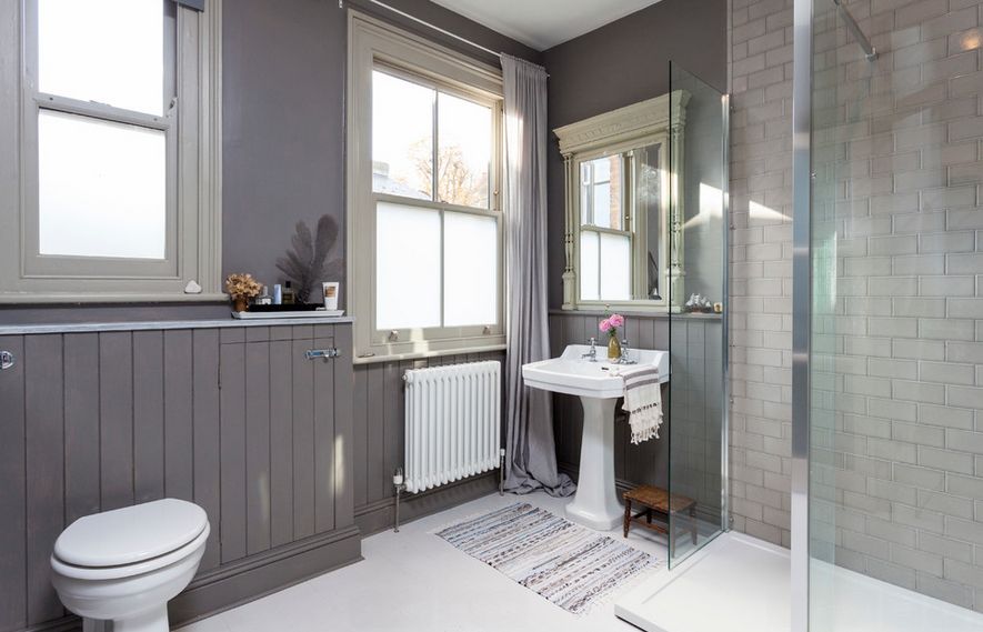 Cool And Sophisticated Designs For Gray Bathrooms