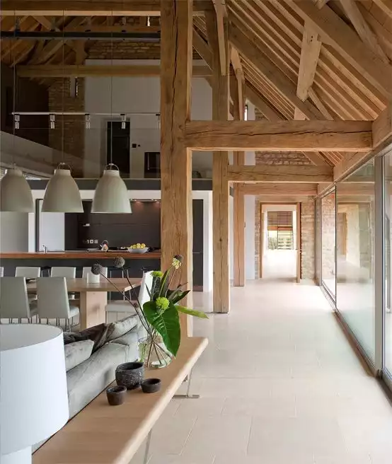 Balanced white and neutral rustic beams