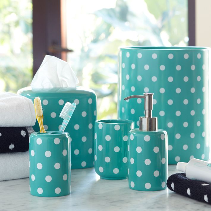 Bathroom accessories polka dots