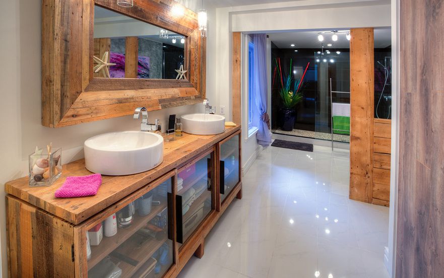 bathroom-that-used-wood-like-primary-material