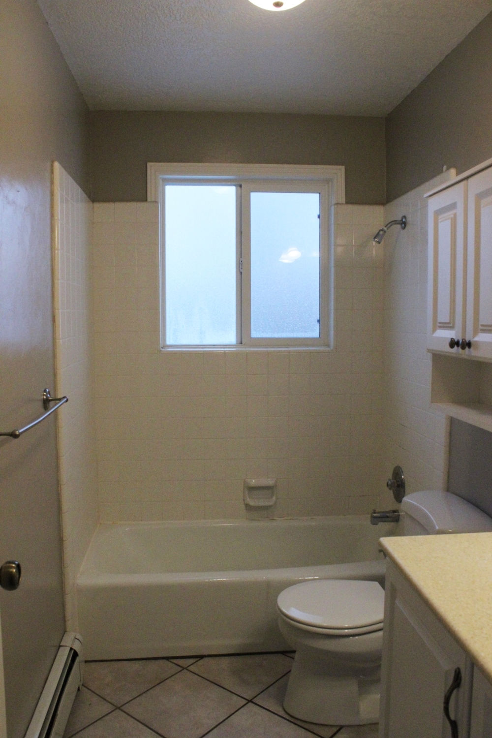 bathroom tile tub surround removal