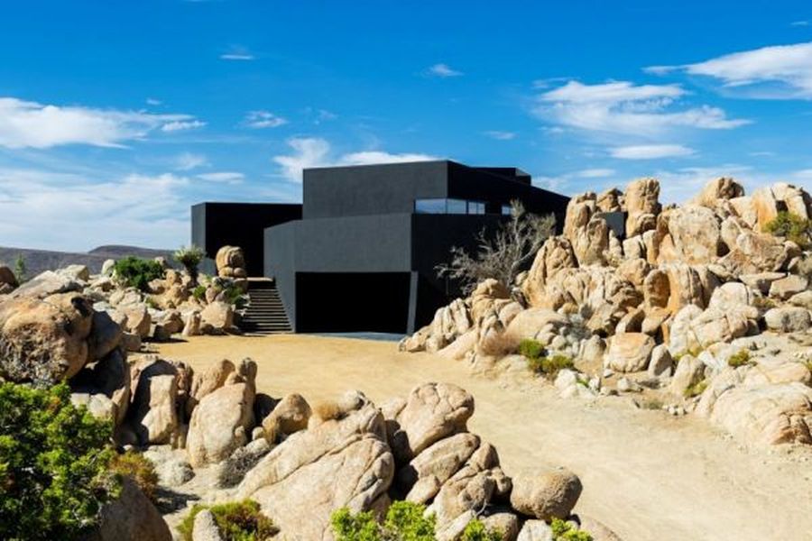 Black desert house contemporary front view