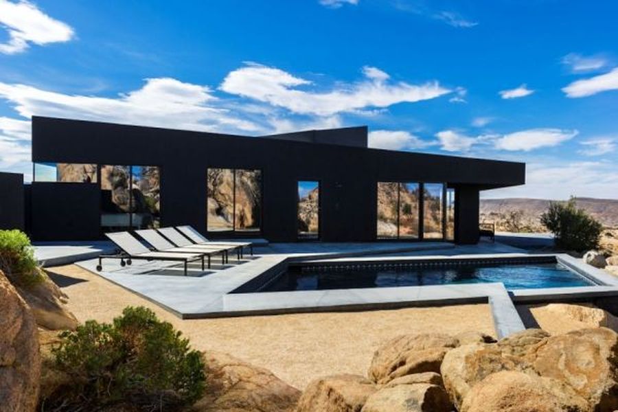 Black desert house contemporary pool