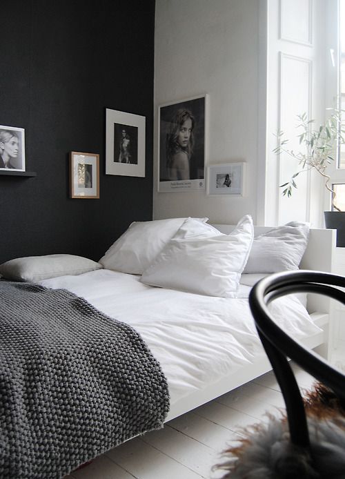 Decorate Your Room With Black Walls