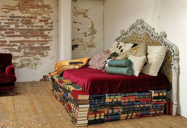 Books bed