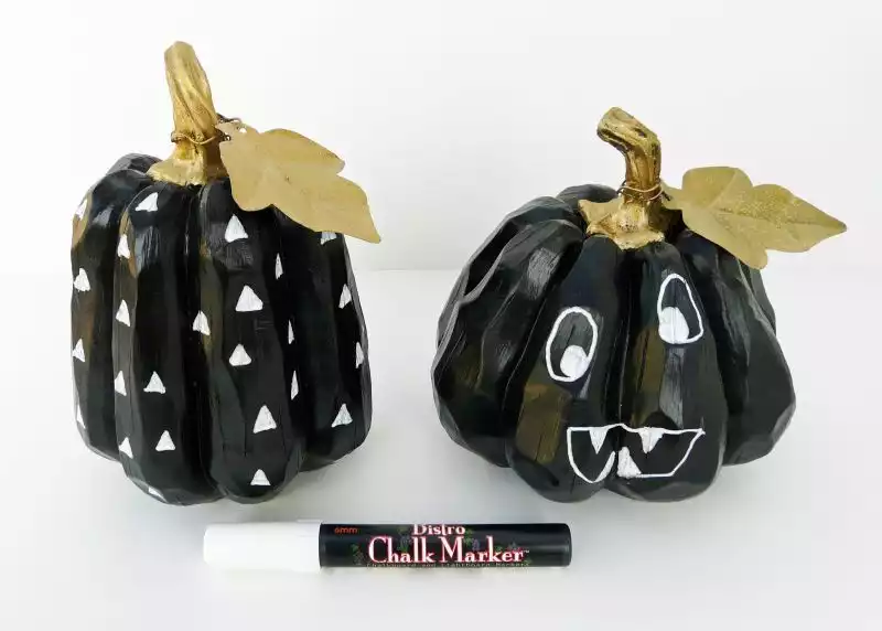 chalkboard pumpkins