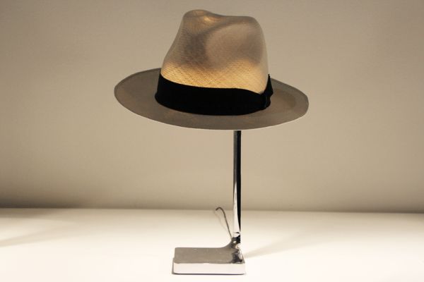 Chapeau light for flos