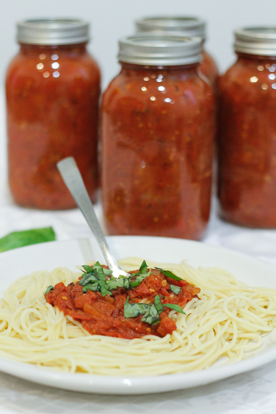 Chunky tomato sauce pasta