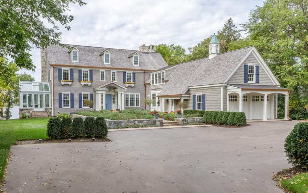 Colonial house style in minnesota