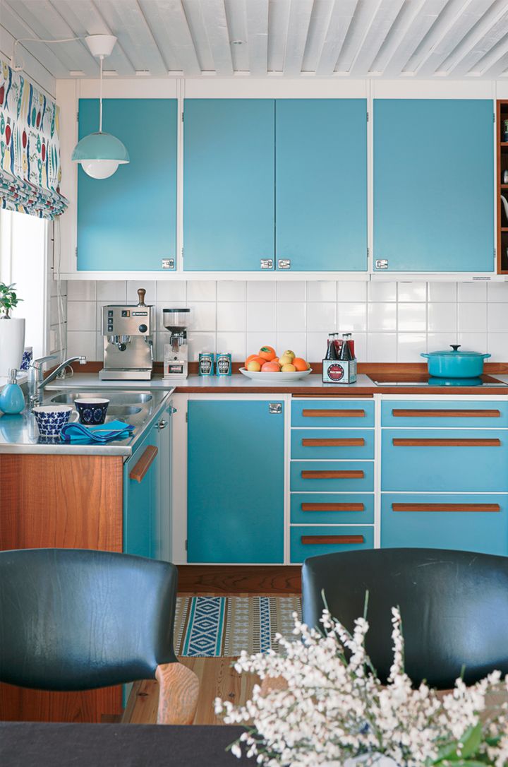 Colored turquoise kitchen design