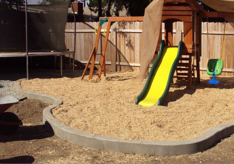 concrete-edger-or-retaining-curb