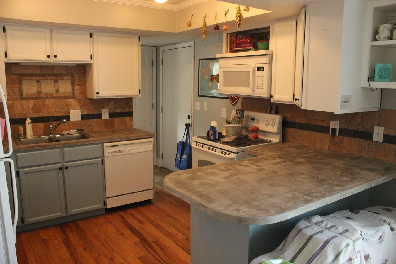 Concrete kitchen countertop final layer