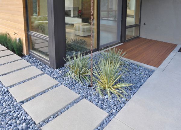 Contemporary rocks garden