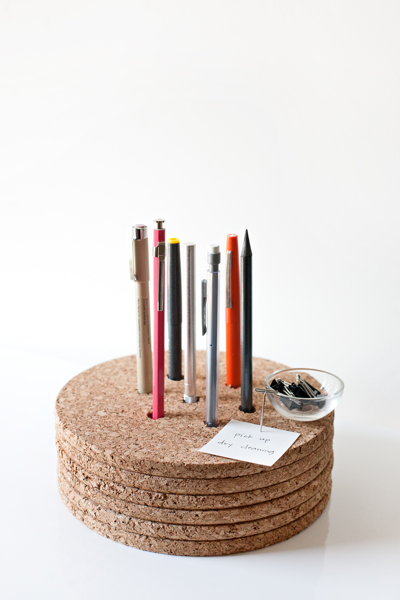 Cork pencil holder diy