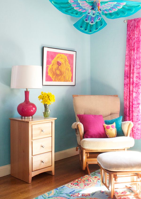 Corner reading ombre walls
