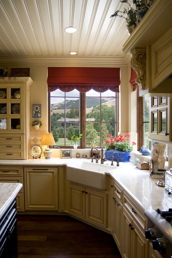 Corner sink traditional kitchen