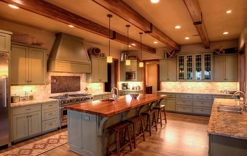 A Country-Style Kitchen with Subtle Hints of Gray