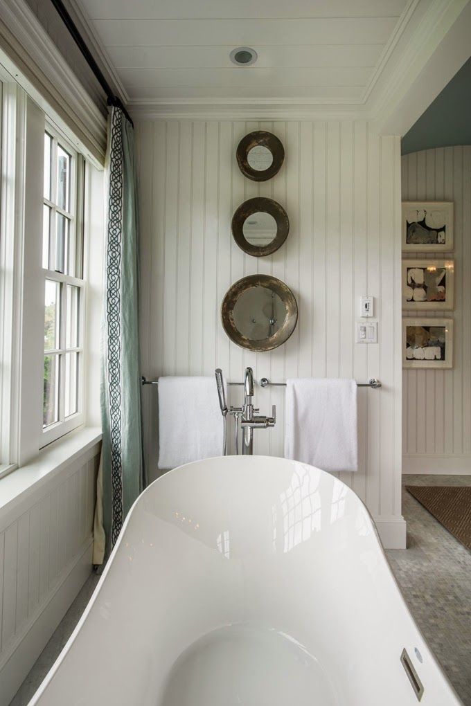 Creamy white cottage bathroom