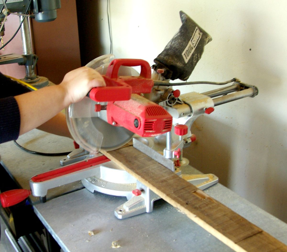 Cutting bench boards