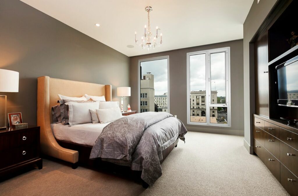 Dark grey walls brownish 1024x676
