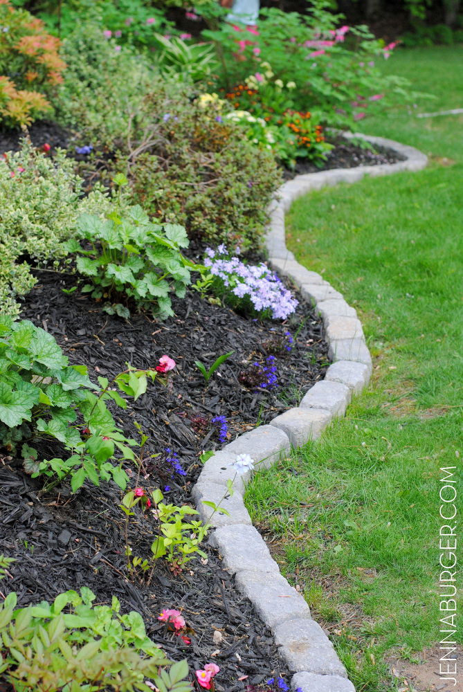 define a garden edge with stones