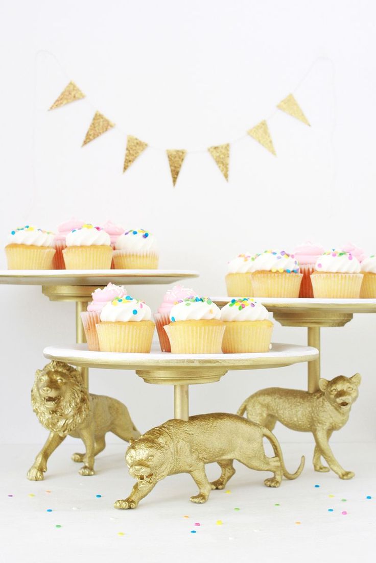 diy cat cake stand