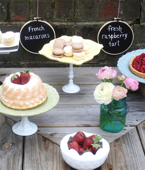 Diy chalkboard embroidery hoop signs
