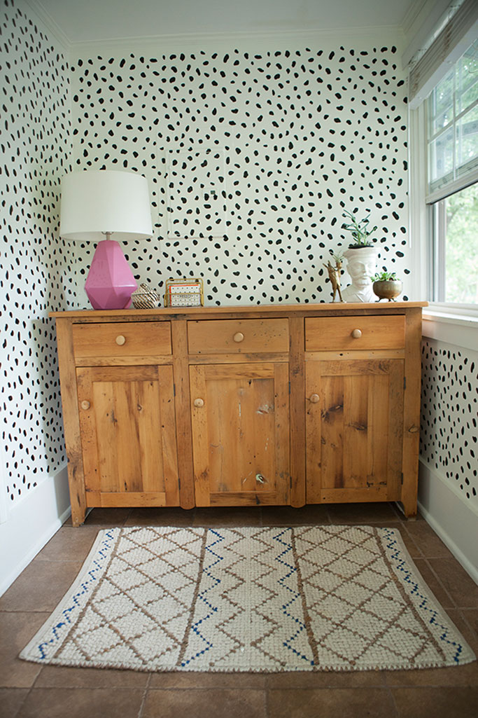 diy spotty wallpaper