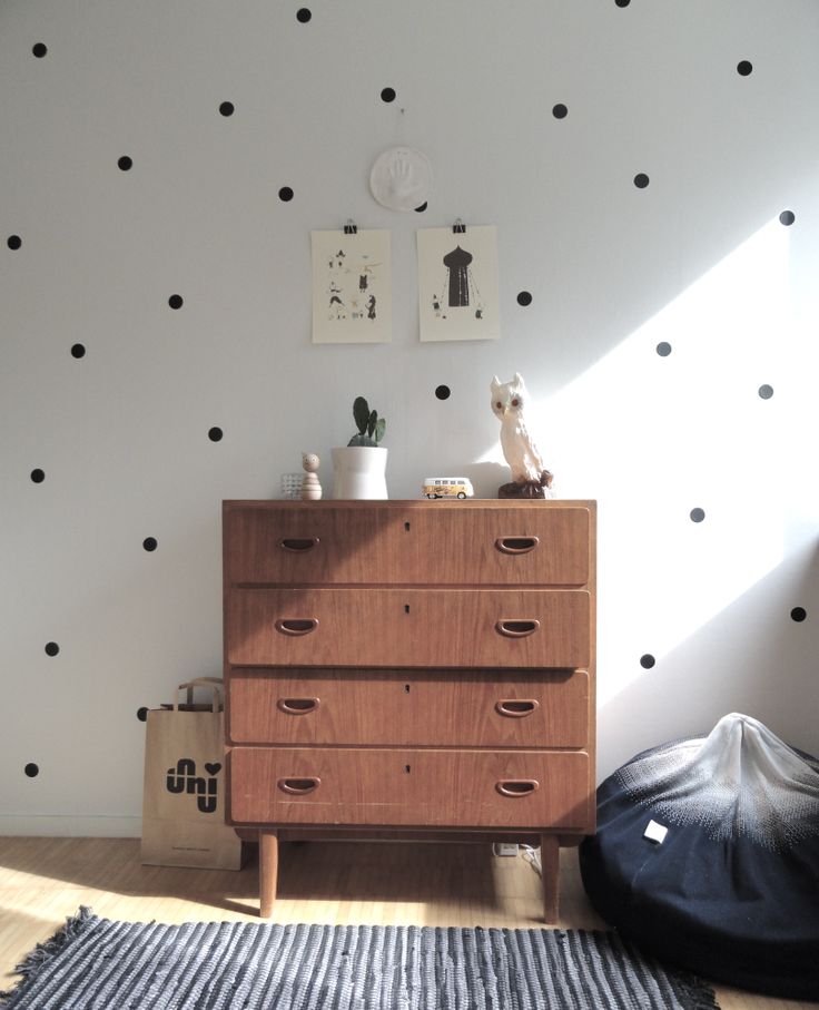 Dotted walls