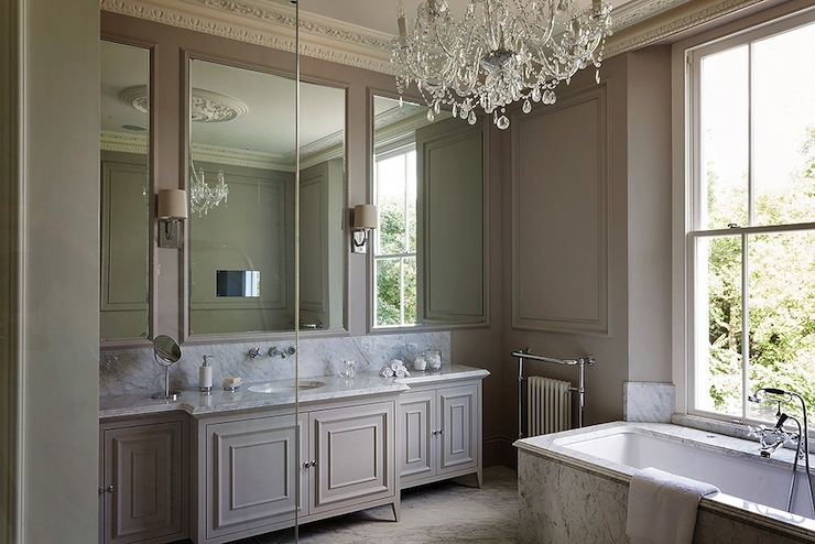 elegant-bathroom-with-taupe-walls