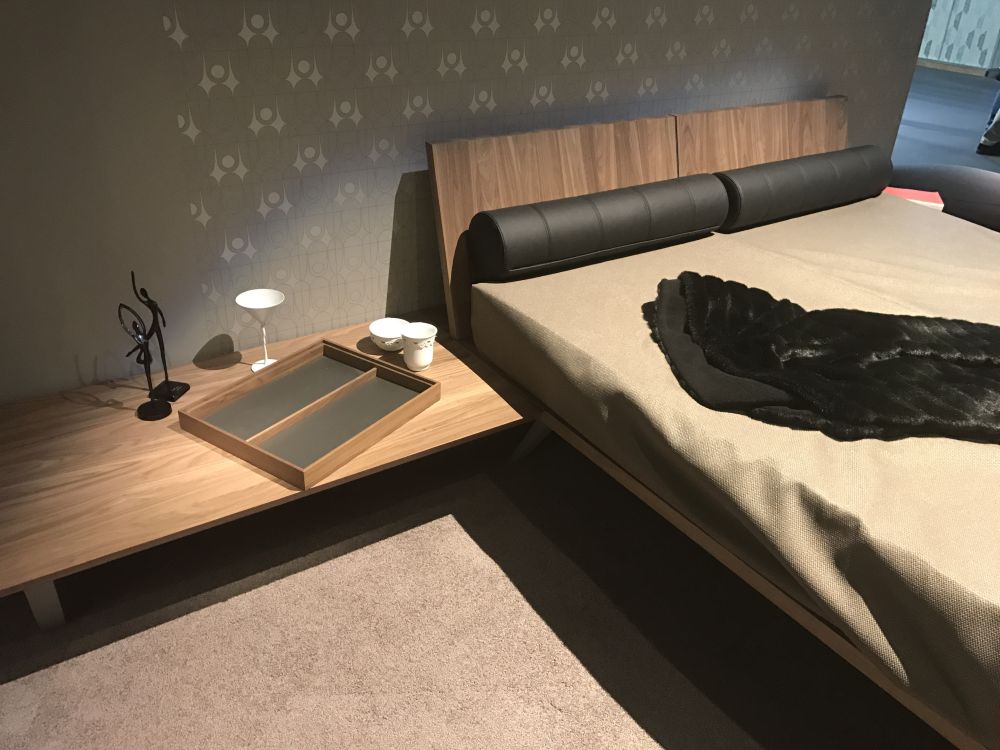 Elegant bed furniture Madera from hulsta